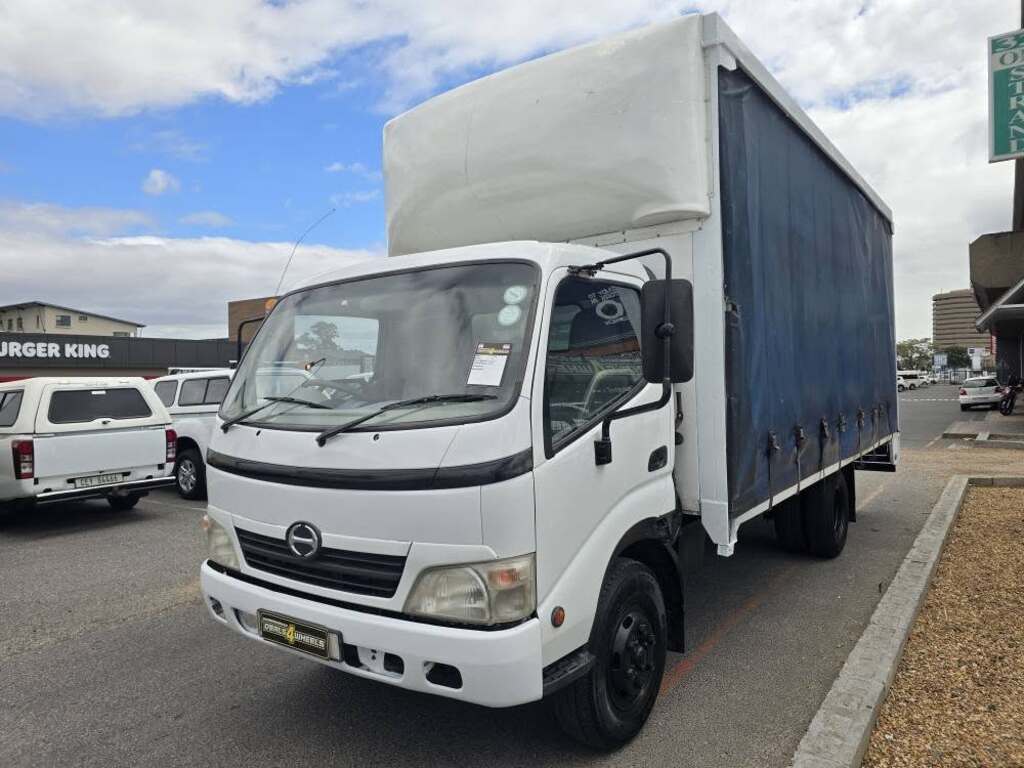 2011 HINO HINO 300 814 LWB F/C C/C