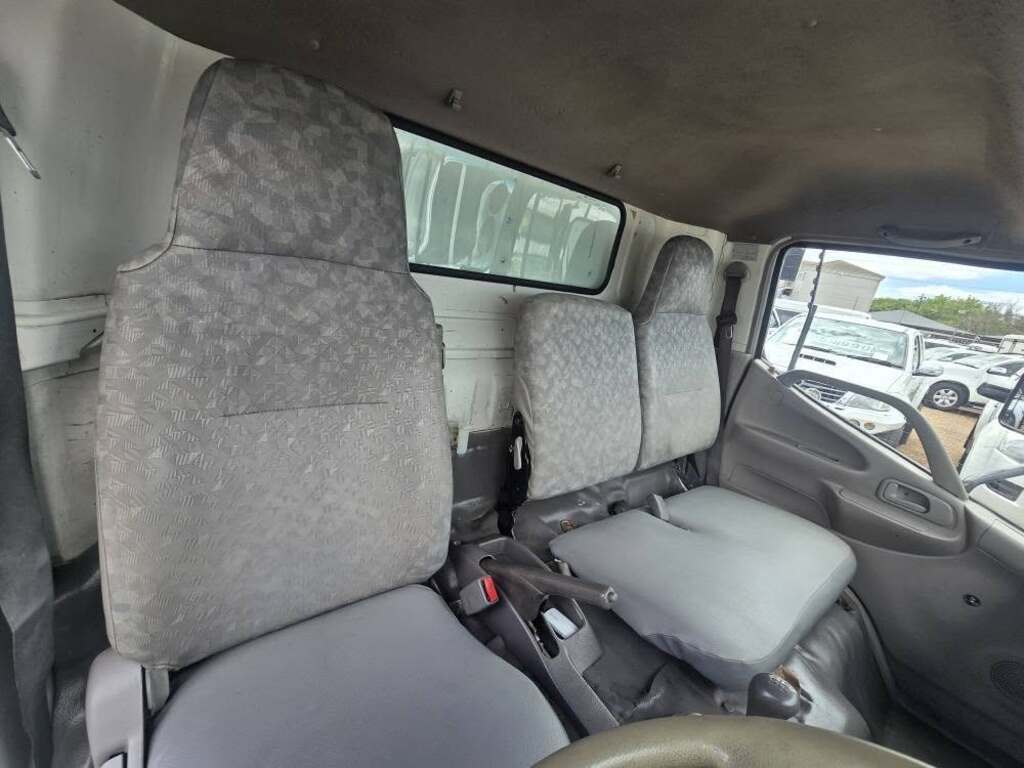 2011 HINO HINO 300 814 LWB F/C C/C