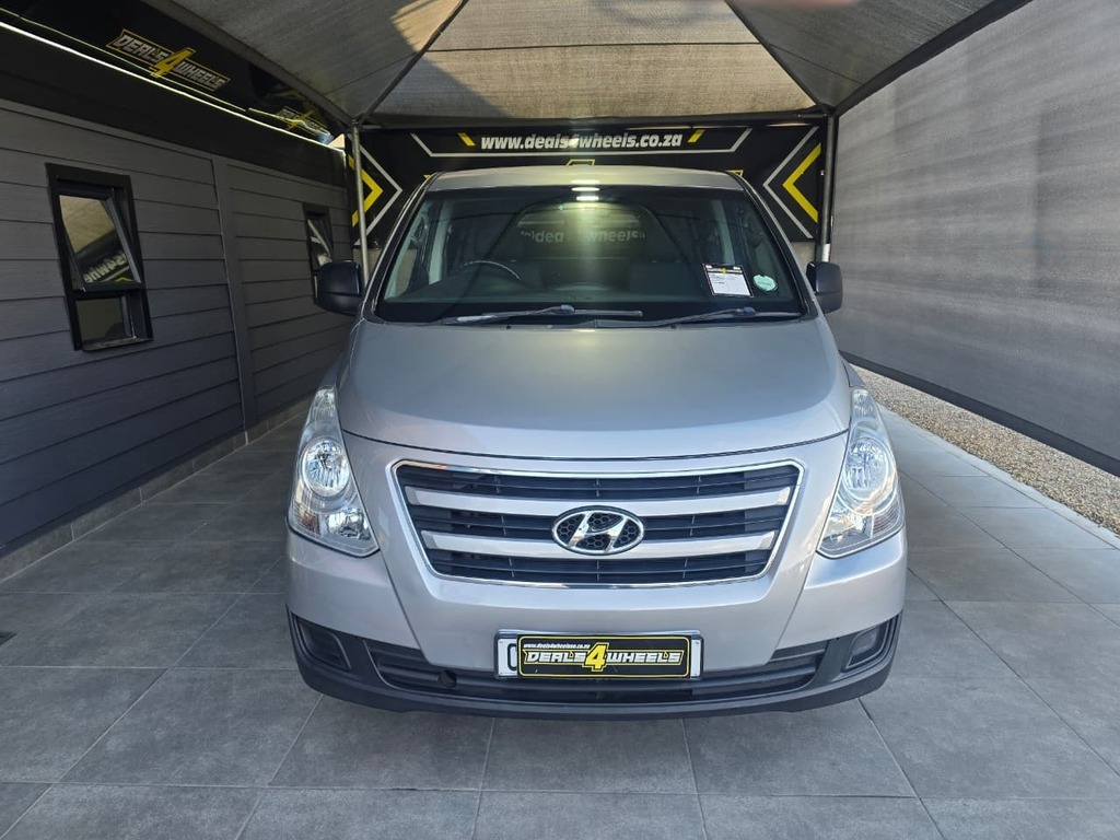 2016 HYUNDAI H-1 2.5 CRDi MULTICAB A/T 6 SEAT