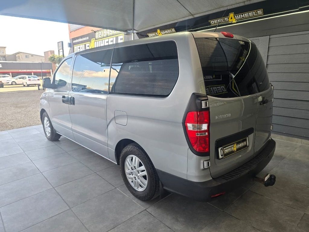 2016 HYUNDAI H-1 2.5 CRDi MULTICAB A/T 6 SEAT