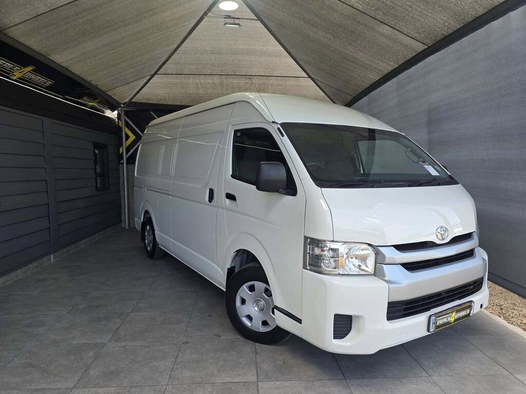 2018 TOYOTA QUANTUM 2.5 D-4D LWB F/C P/V