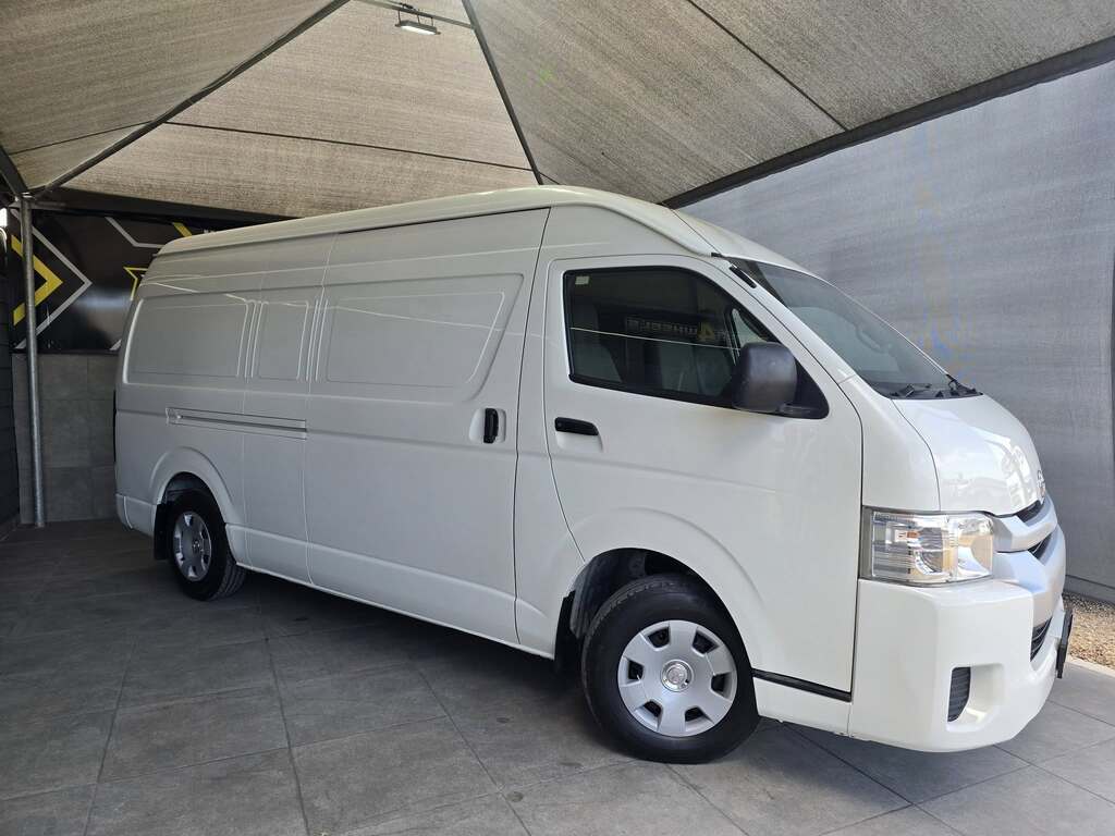 2018 TOYOTA QUANTUM 2.5 D-4D LWB F/C P/V