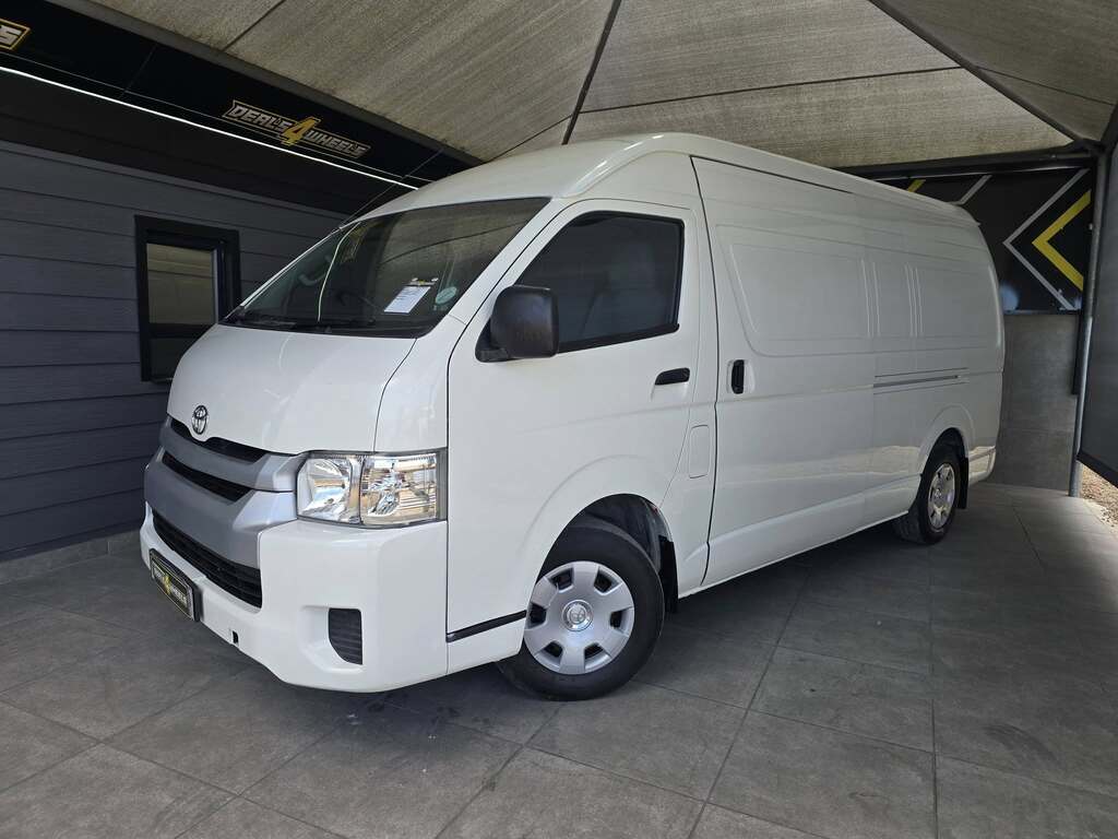 2018 TOYOTA QUANTUM 2.5 D-4D LWB F/C P/V