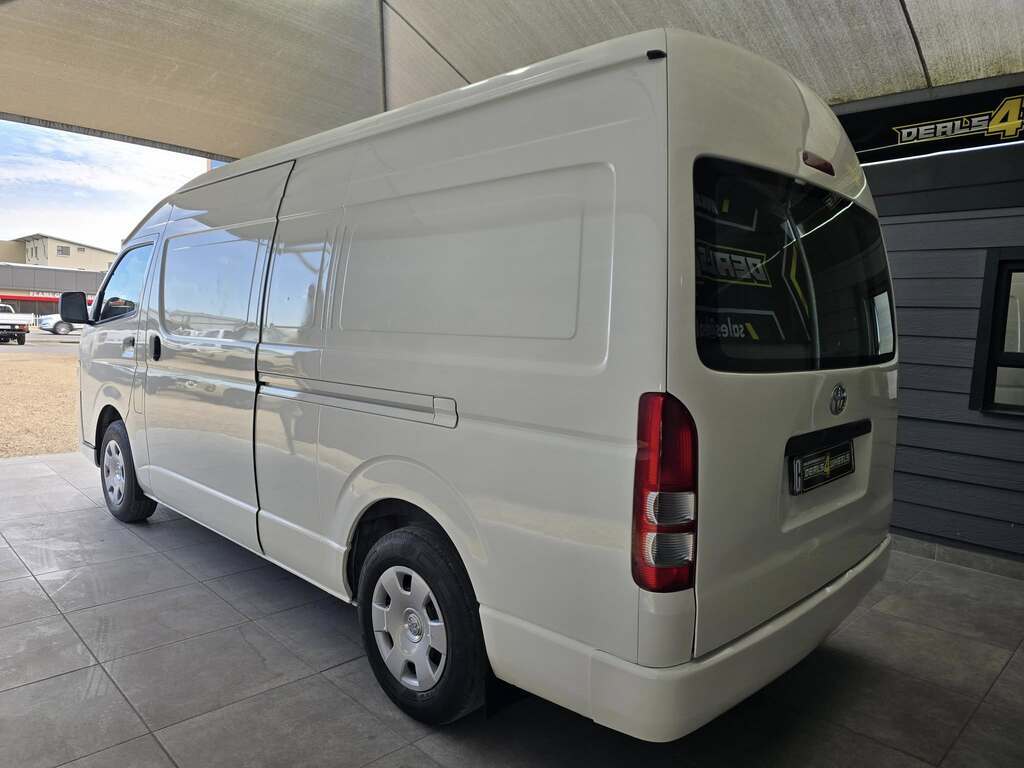 2018 TOYOTA QUANTUM 2.5 D-4D LWB F/C P/V