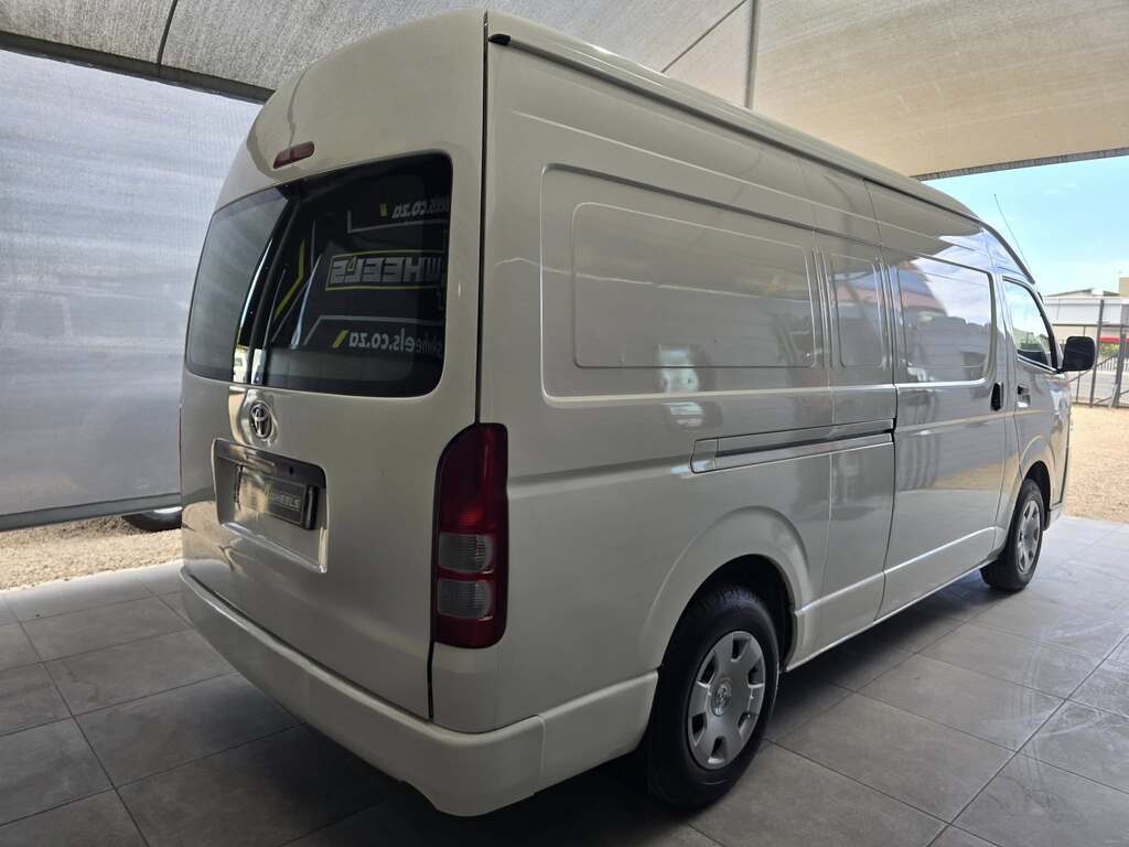 2018 TOYOTA QUANTUM 2.5 D-4D LWB F/C P/V