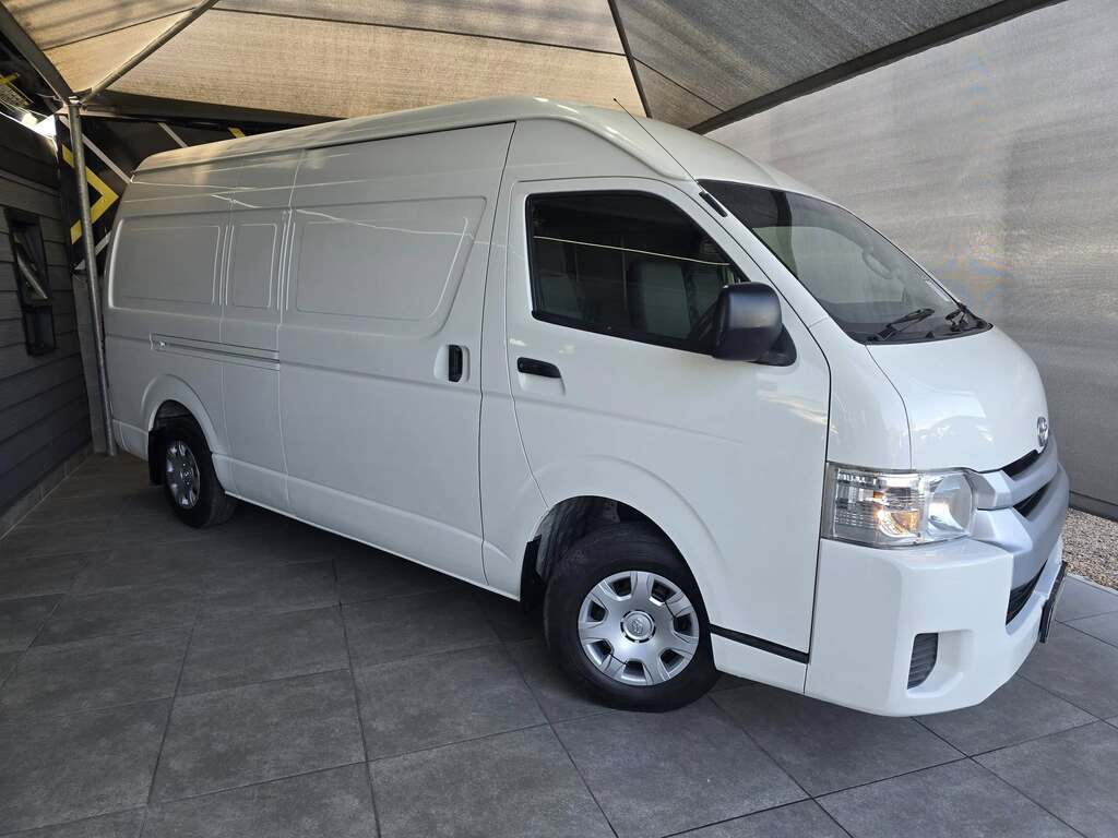 2018 TOYOTA QUANTUM 2.5 D-4D LWB F/C P/V