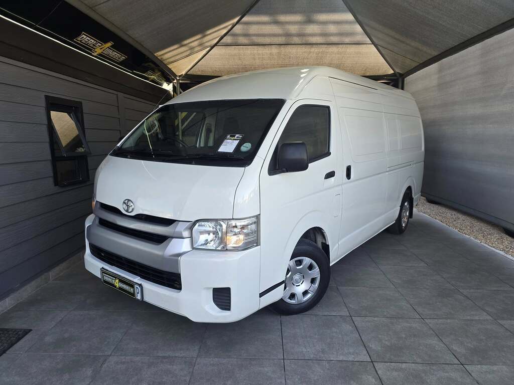 2018 TOYOTA QUANTUM 2.5 D-4D LWB F/C P/V