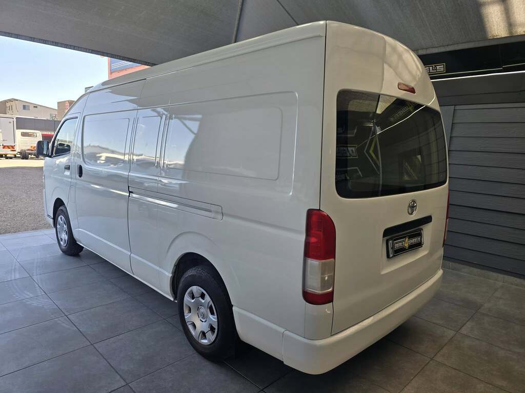 2018 TOYOTA QUANTUM 2.5 D-4D LWB F/C P/V