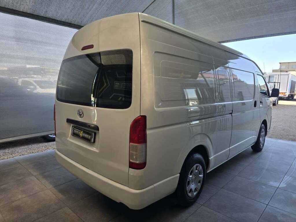 2018 TOYOTA QUANTUM 2.5 D-4D LWB F/C P/V