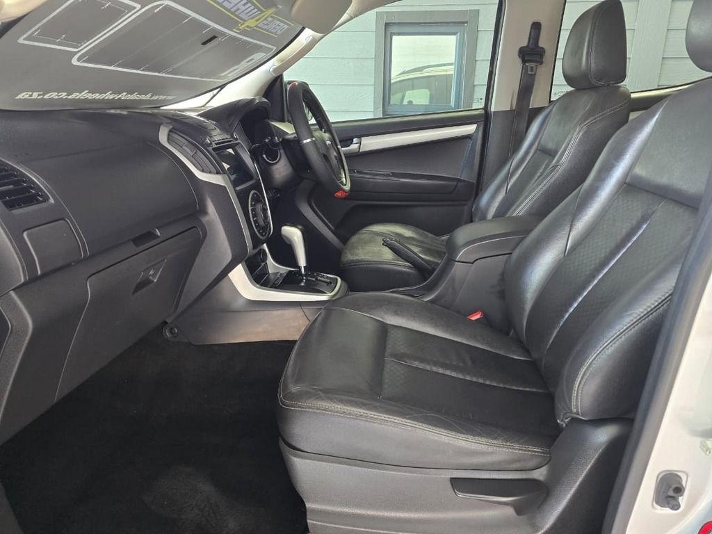 2015 ISUZU KB 300 D-TEQ LX A/T P/U D/C
