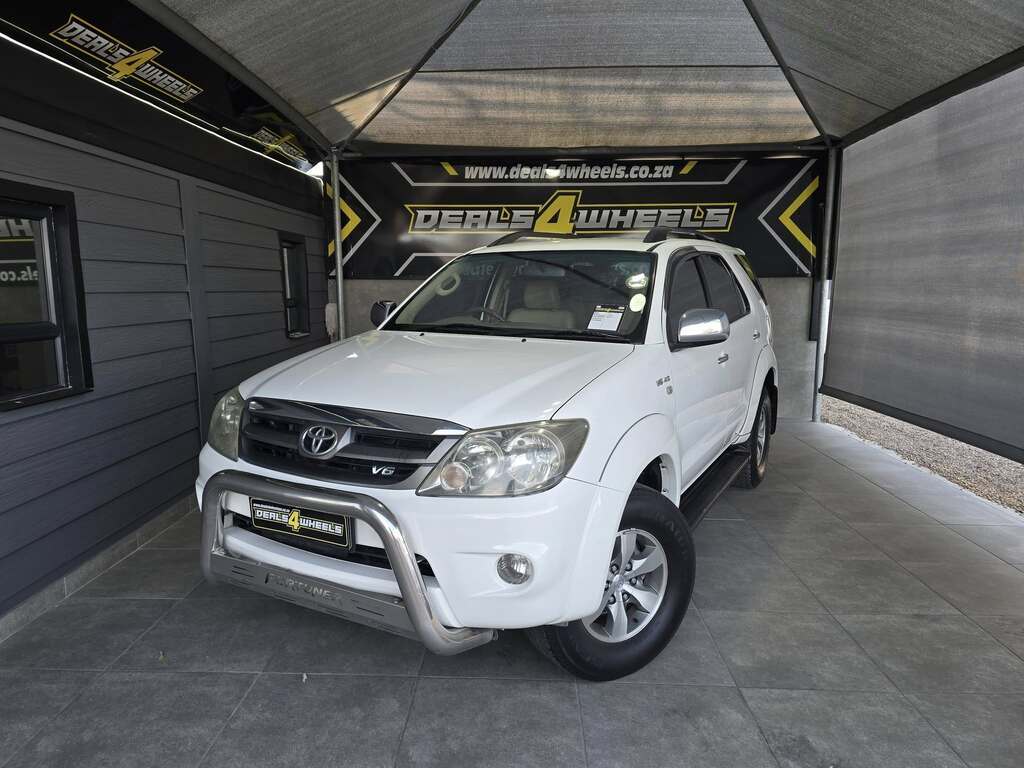 2006 TOYOTA FORTUNER 4.0 V6 RAISED BODY