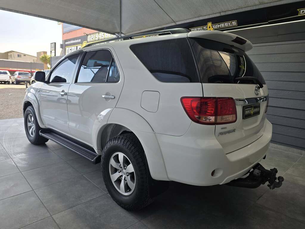 2006 TOYOTA FORTUNER 4.0 V6 RAISED BODY