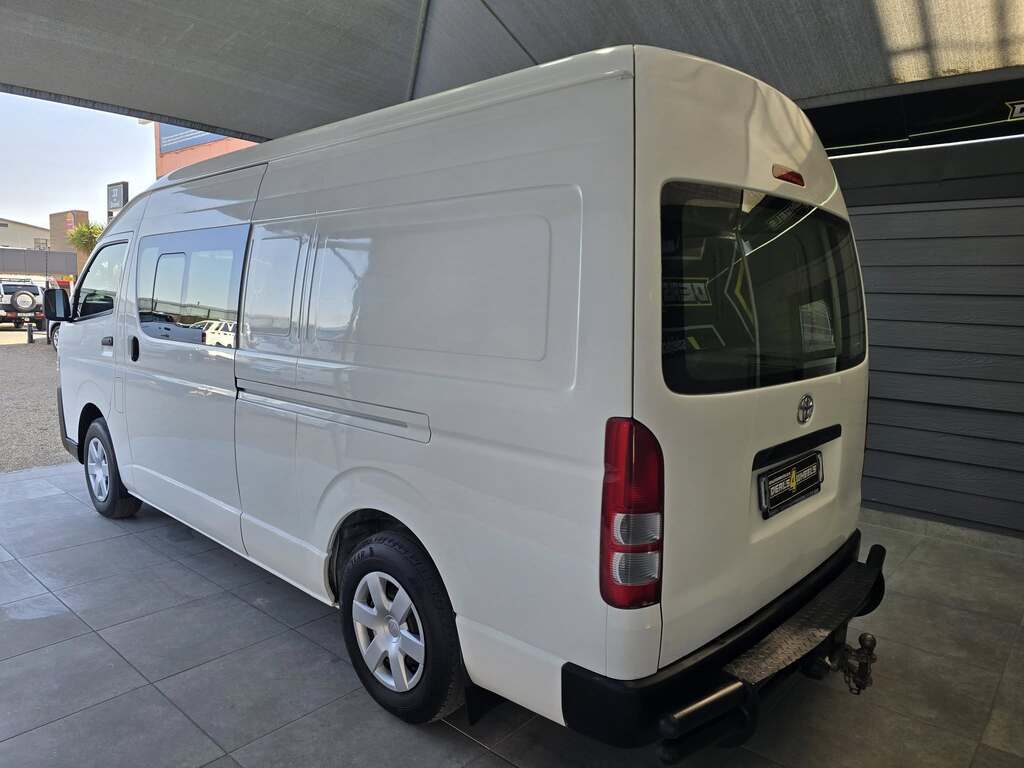 2018 TOYOTA QUANTUM 2.5 D-4D CREWCAB F/C P/V