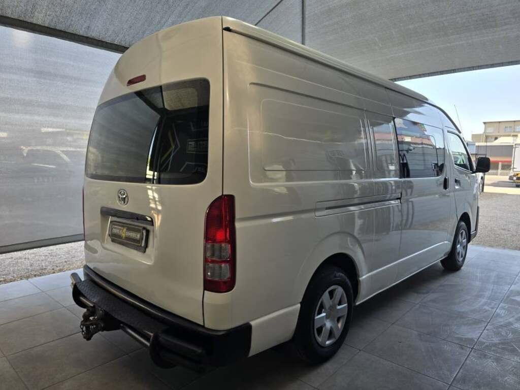 2018 TOYOTA QUANTUM 2.5 D-4D CREWCAB F/C P/V