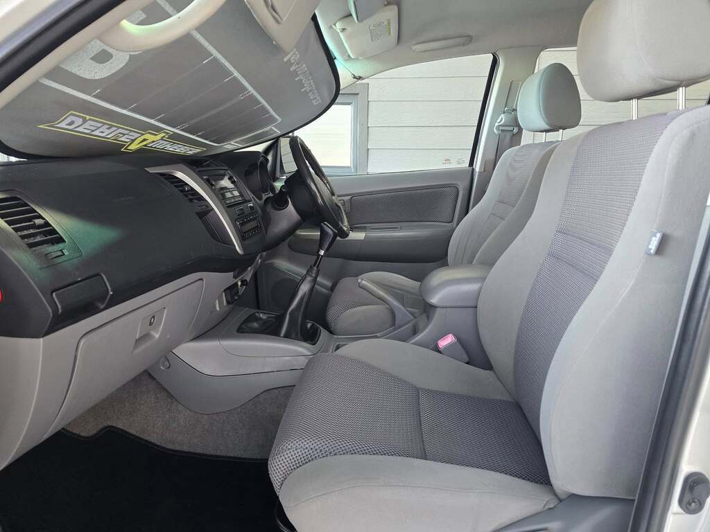 2010 TOYOTA HILUX 3.0 D-4D RAIDER R/B P/U D/C