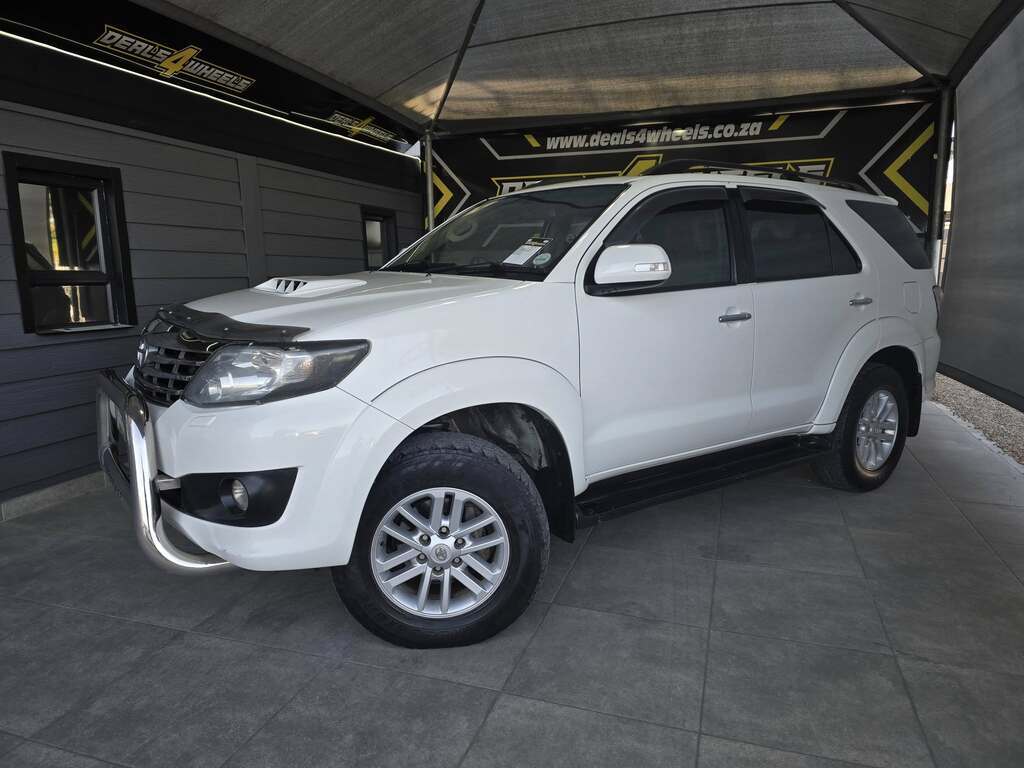 2011 TOYOTA FORTUNER 3.0D-4D 4X4