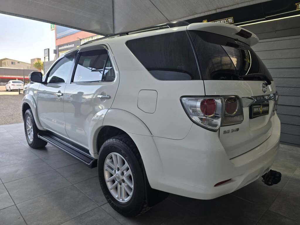 2011 TOYOTA FORTUNER 3.0D-4D 4X4