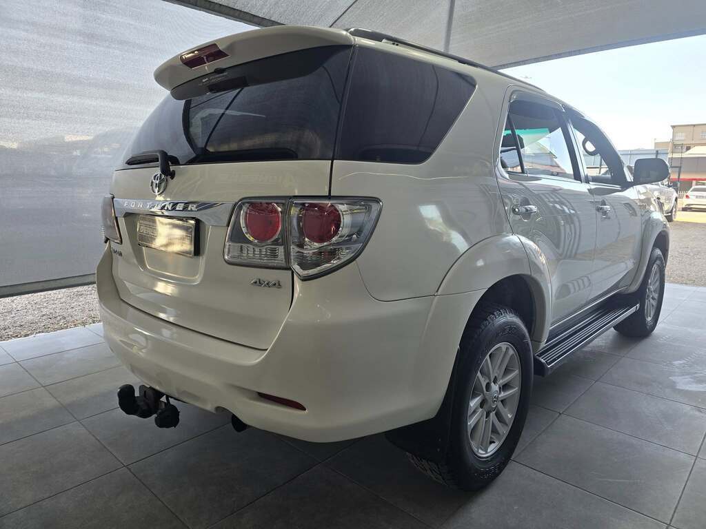 2011 TOYOTA FORTUNER 3.0D-4D 4X4