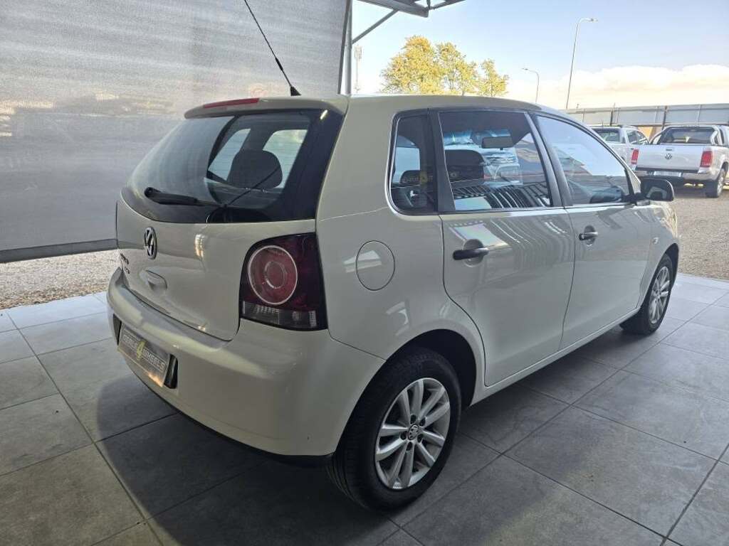 2013 VOLKSWAGEN POLO VIVO 1.4 TRENDLINE 5Dr