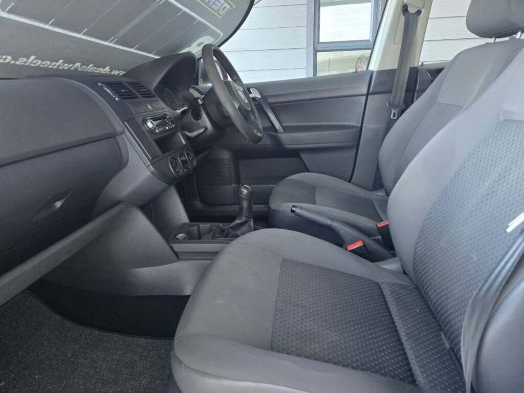 2013 VOLKSWAGEN POLO VIVO 1.4 TRENDLINE 5Dr