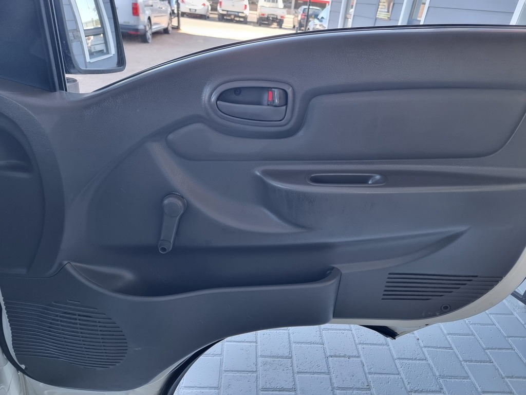 2017 HYUNDAI H100 2.6D F/C C/C