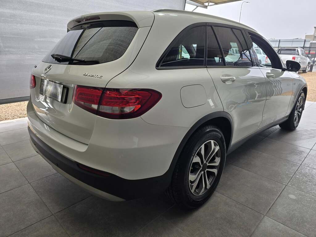2016 MERCEDES-BENZ GLC 220d