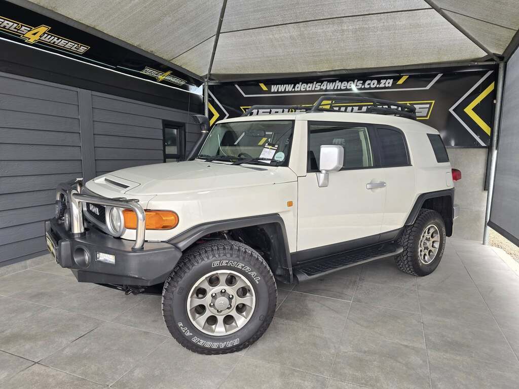 2012 TOYOTA L/CRUISER FJ 4.0 V6 CRUISER