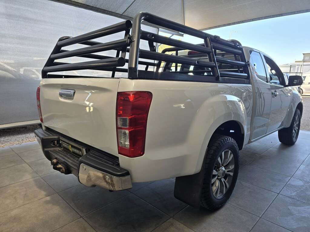 2018 ISUZU D-MAX 300 LX A/T E/CAB P/U