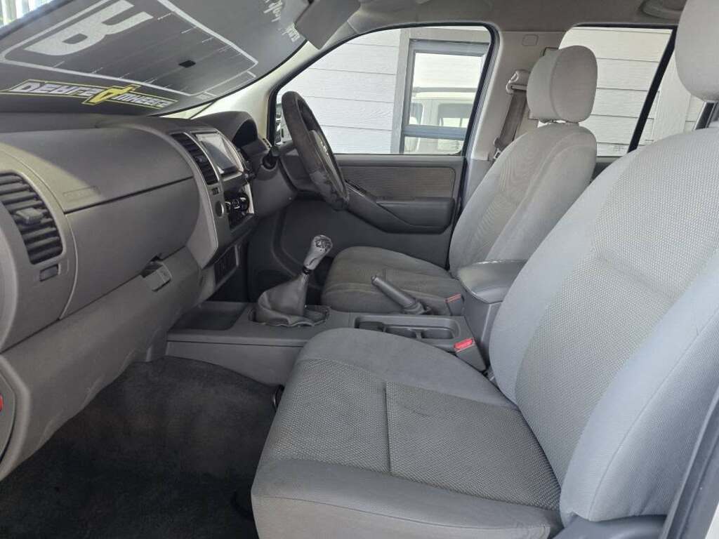 2010 NISSAN NAVARA 2.5 dCi P/U D/C