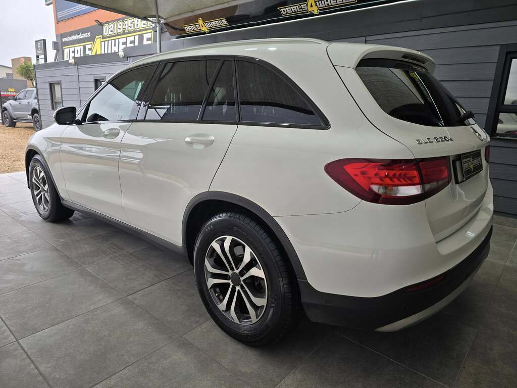 2016 MERCEDES-BENZ GLC 220d