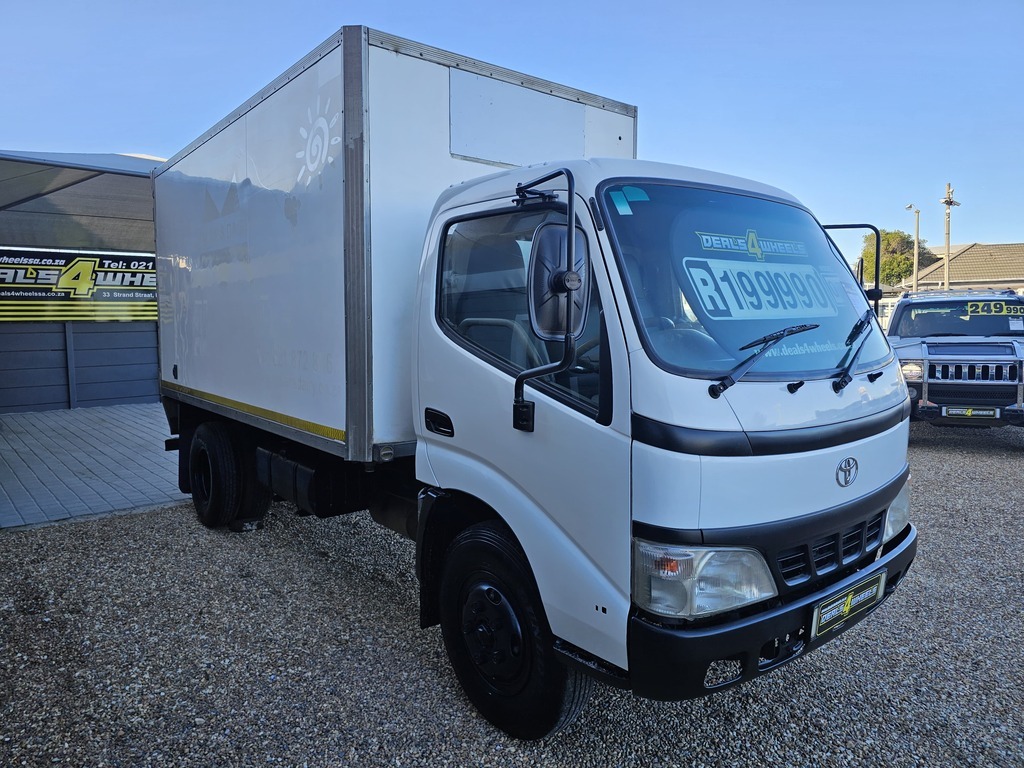 TOYOTA DYNA