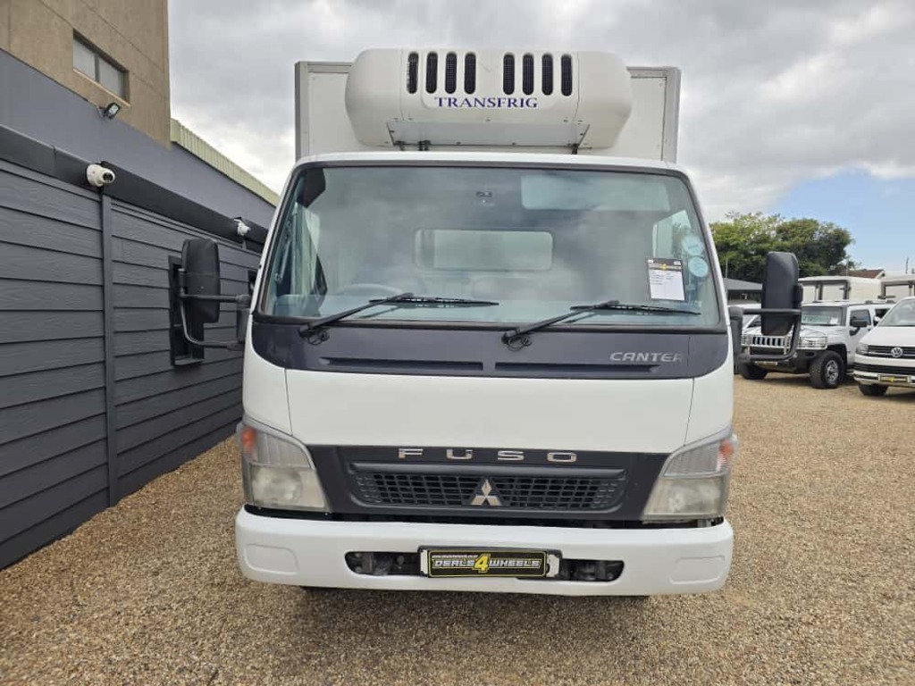 2014 FUSO CANTER FE7-136 F/C C/C
