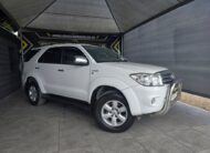 2011 TOYOTA FORTUNER 4.0 V6 RAISED BODY