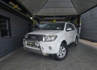 2011 TOYOTA FORTUNER 4.0 V6 RAISED BODY