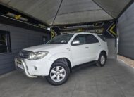2011 TOYOTA FORTUNER 4.0 V6 RAISED BODY