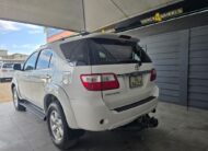 2011 TOYOTA FORTUNER 4.0 V6 RAISED BODY