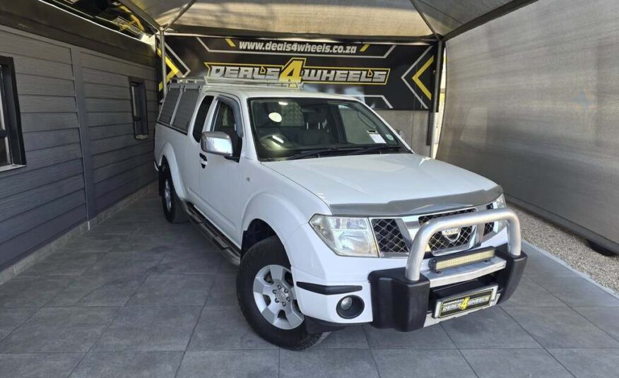 NISSAN NAVARA