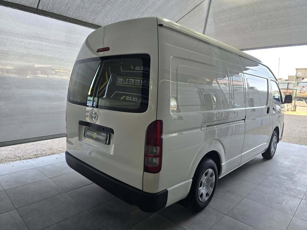 2018 TOYOTA QUANTUM 2.5 D-4D LWB F/C P/V