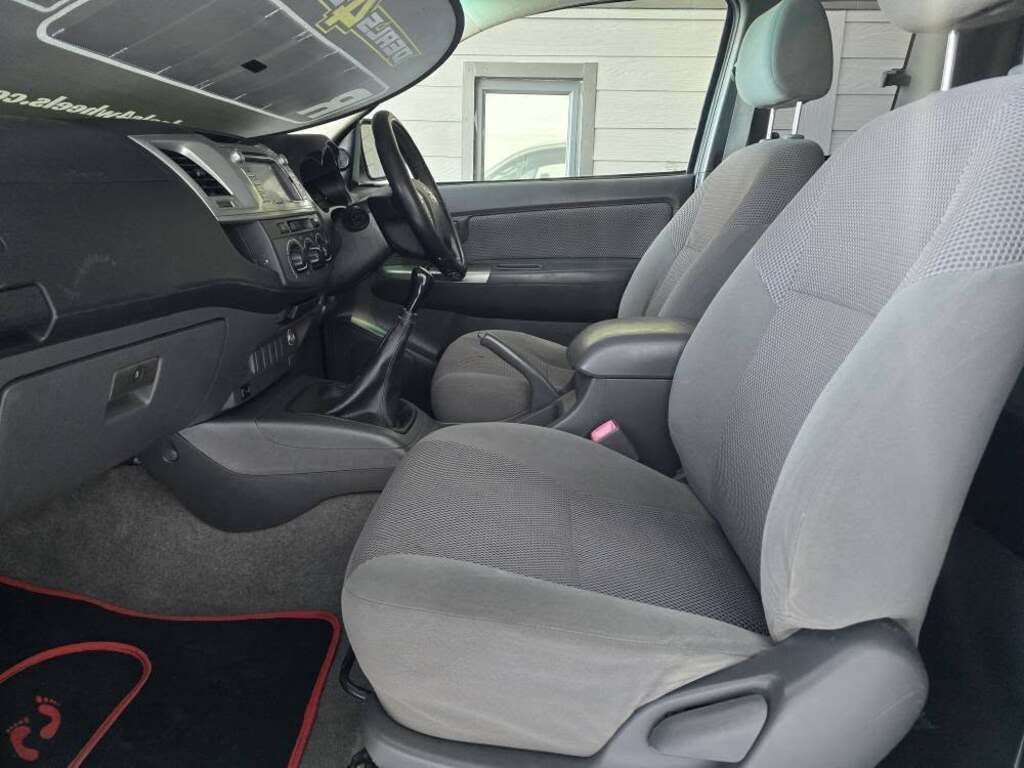 2013 TOYOTA HILUX 3.0D-4D RAIDER XTRA CAB P/U S/C