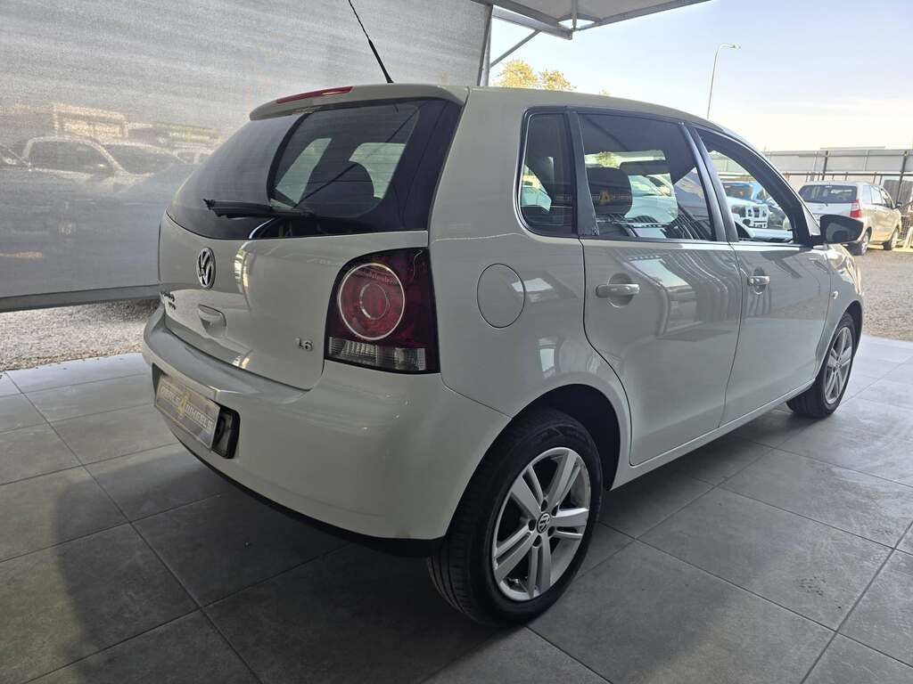 2015 VOLKSWAGEN POLO VIVO GP 1.6 COMFORTLINE 5DR