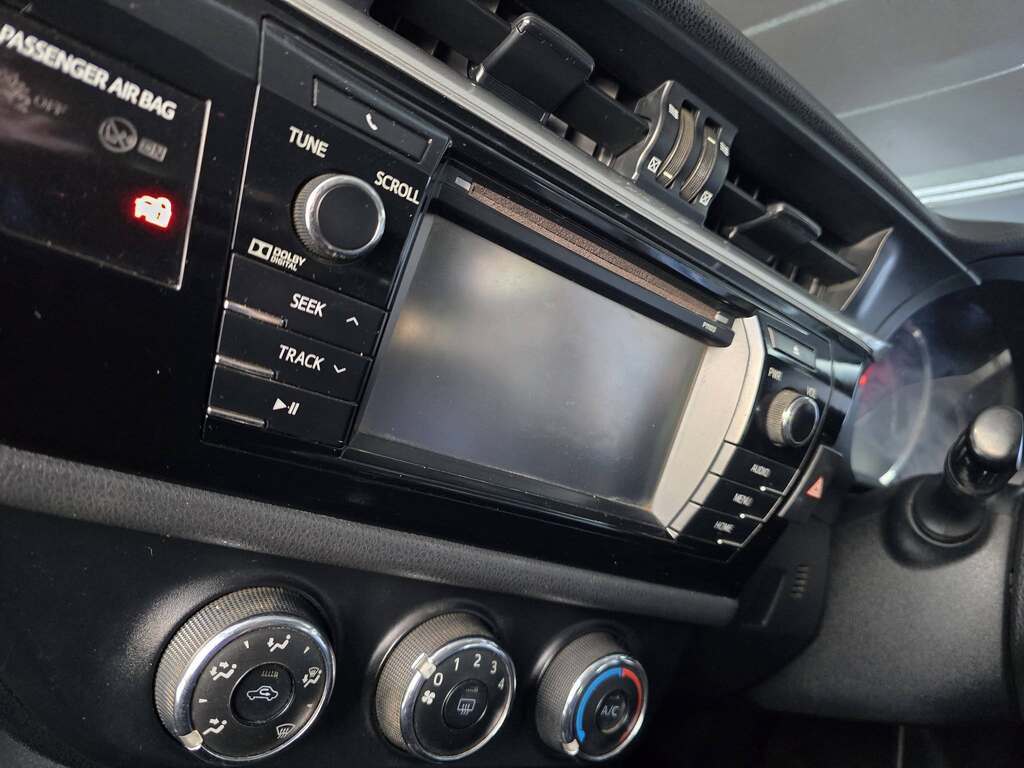 2017 TOYOTA COROLLA 1.4D PRESTIGE