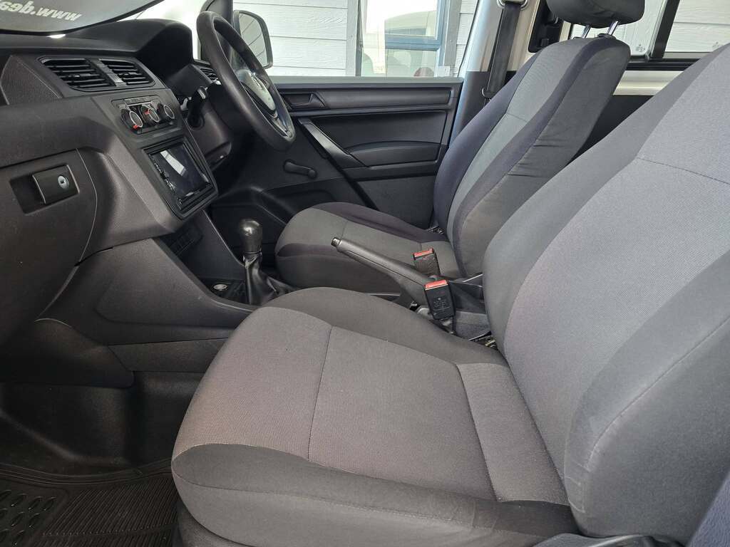 2016 VOLKSWAGEN CADDY4 MAXI CREWBUS 2.0 TDi