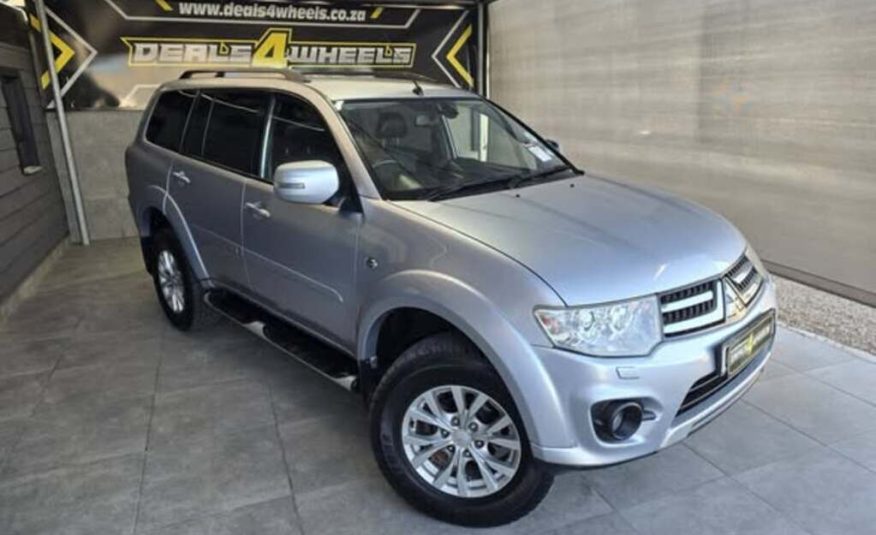 MITSUBISHI PAJERO