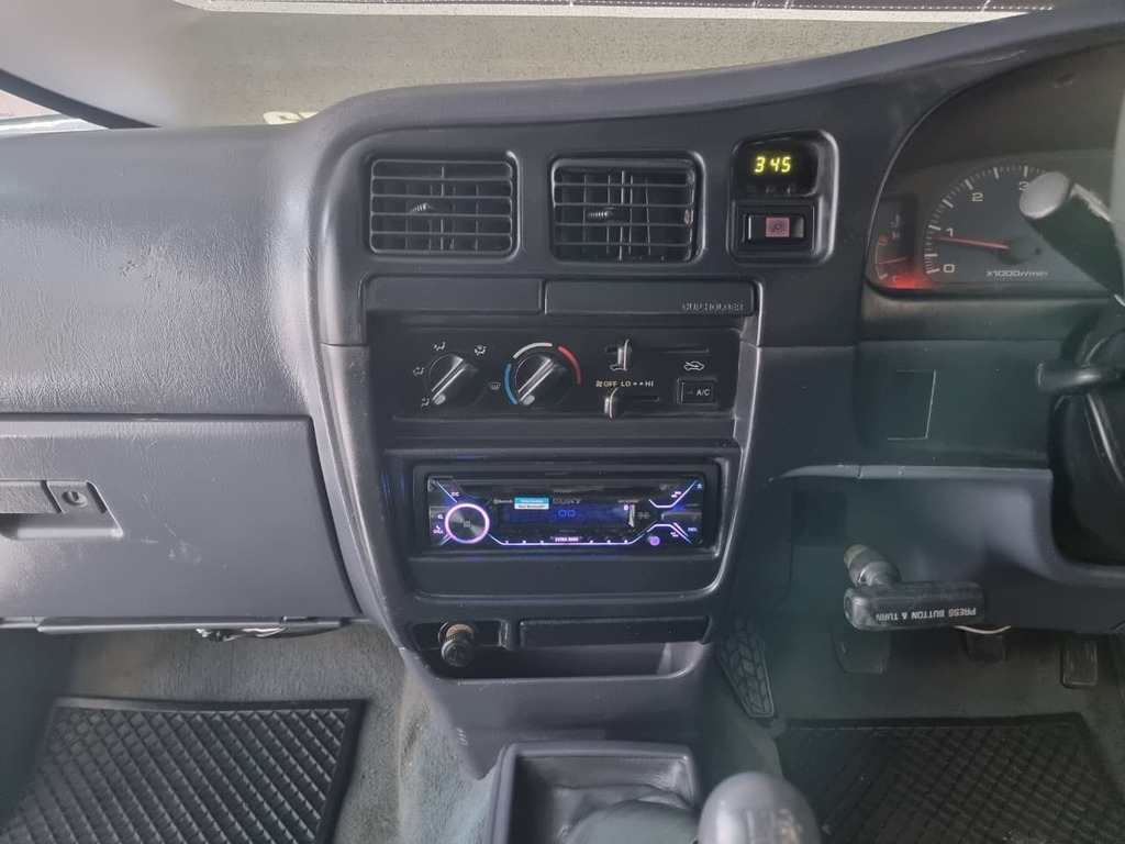 2001 TOYOTA HILUX 3000KZ-TE RAIDER 4X4 P/U D/C