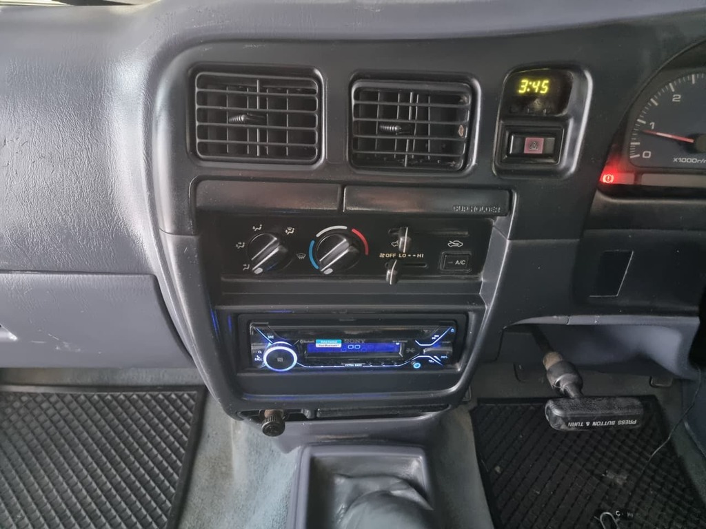 2001 TOYOTA HILUX 3000KZ-TE RAIDER 4X4 P/U D/C