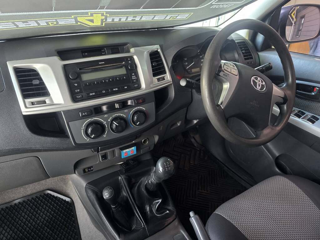 2012 TOYOTA HILUX 2.5D-4D SRX 4X4 P/U D/C