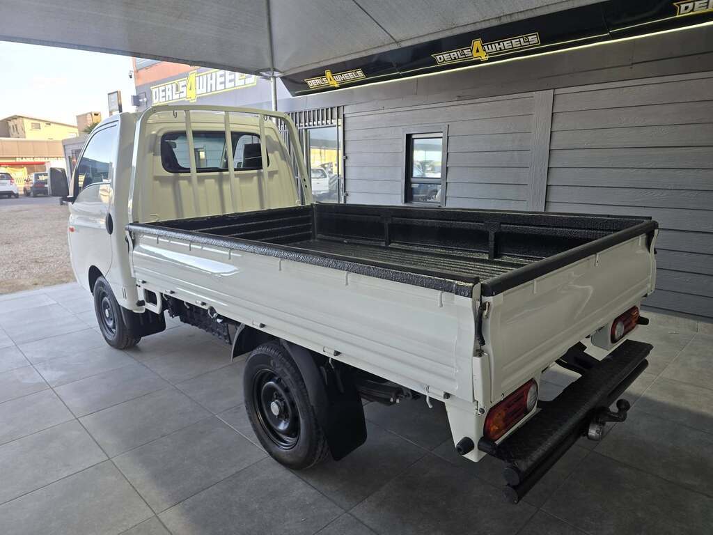 2015 HYUNDAI H100 2.6D F/C D/S
