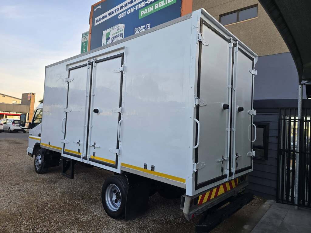 2014 FUSO CANTER FE7-136 F/C C/C