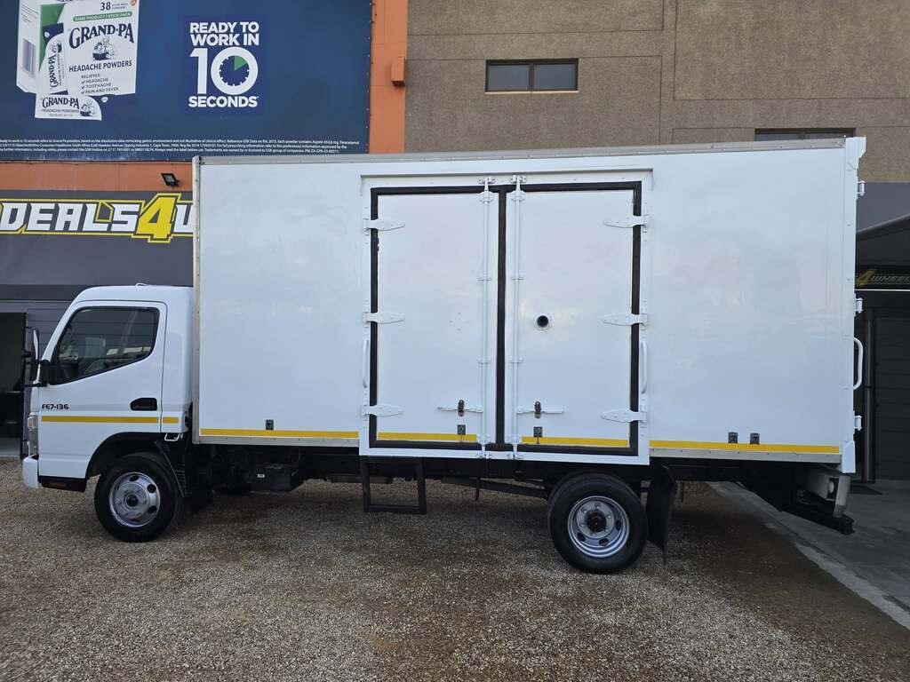 2014 FUSO CANTER FE7-136 F/C C/C