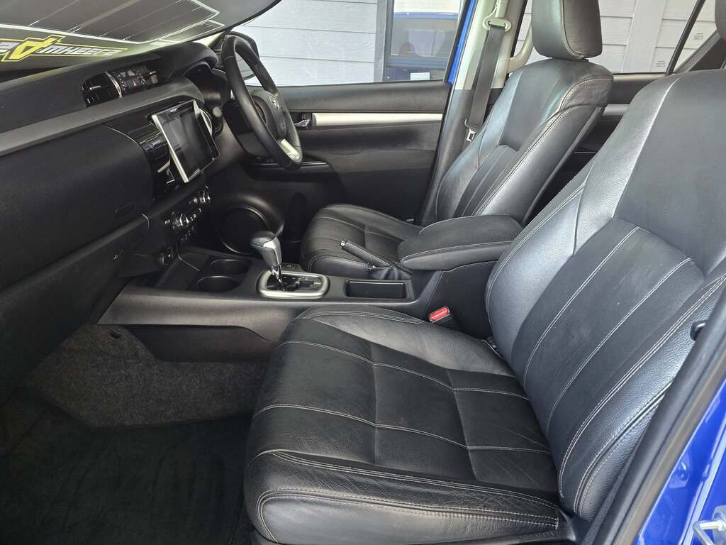 2016 TOYOTA HILUX 2.8 GD-6 RAIDER 4X4 A/T P/U D/C